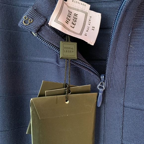 Dress - Picture 5 of 5